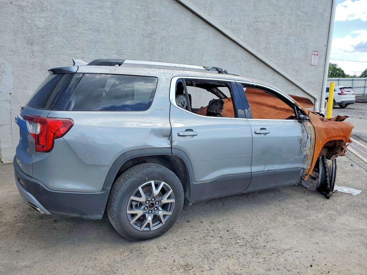 2023 GMC Acadia Slt - Фото 3