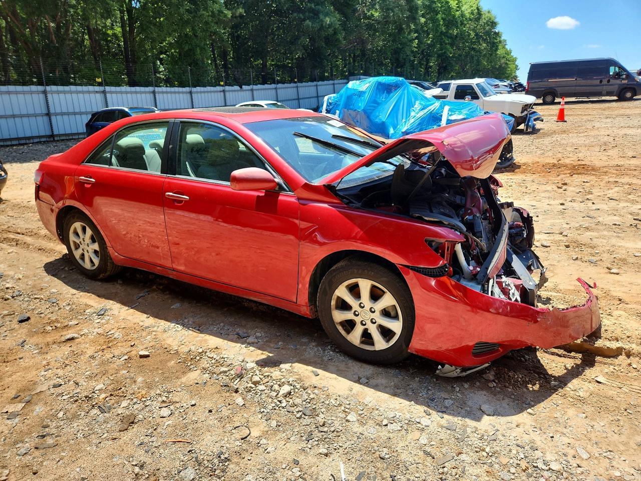 2011 Toyota Camry Le - Image 4