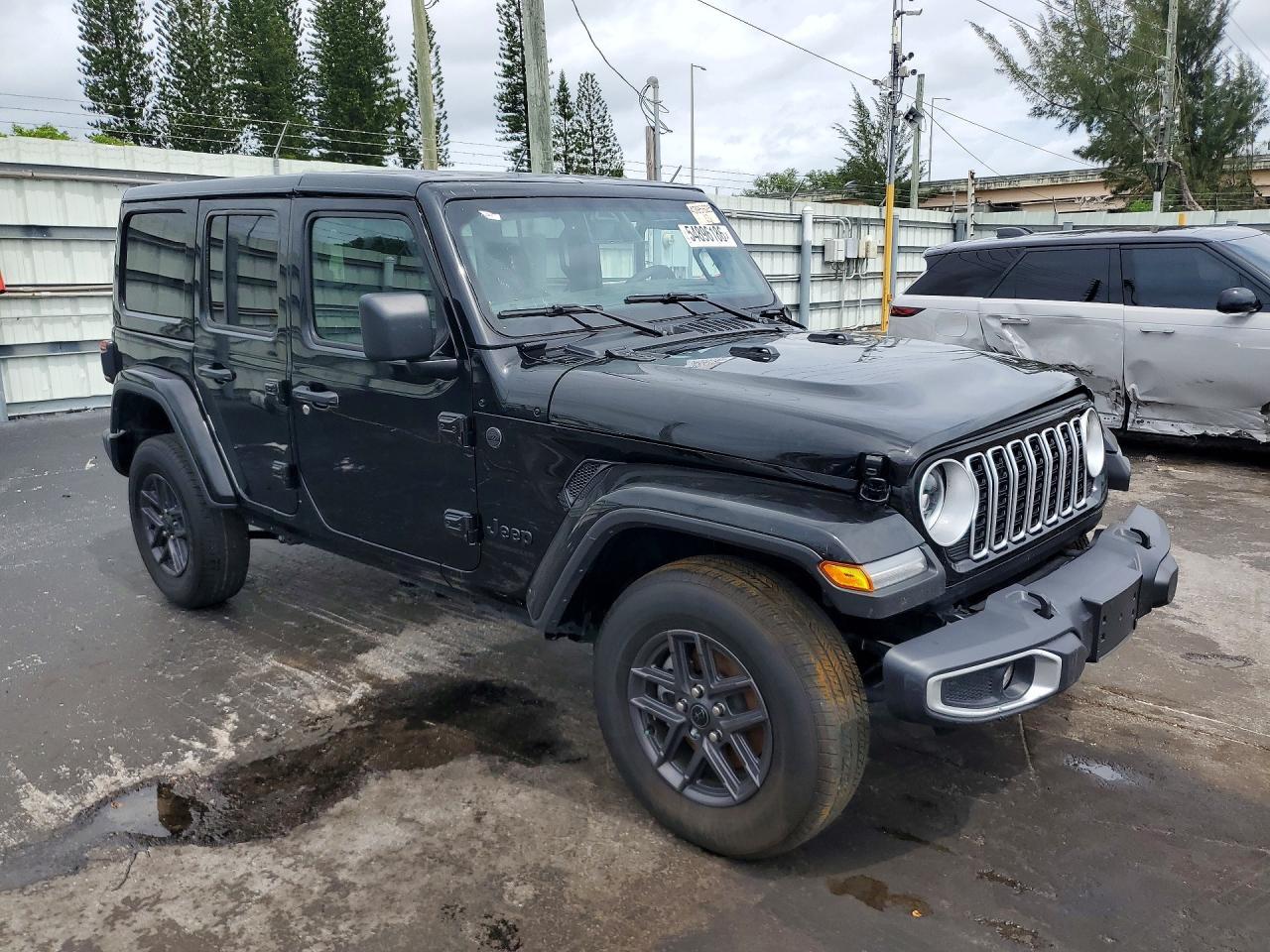 2025 Jeep Wrangler Sahara - Image 4