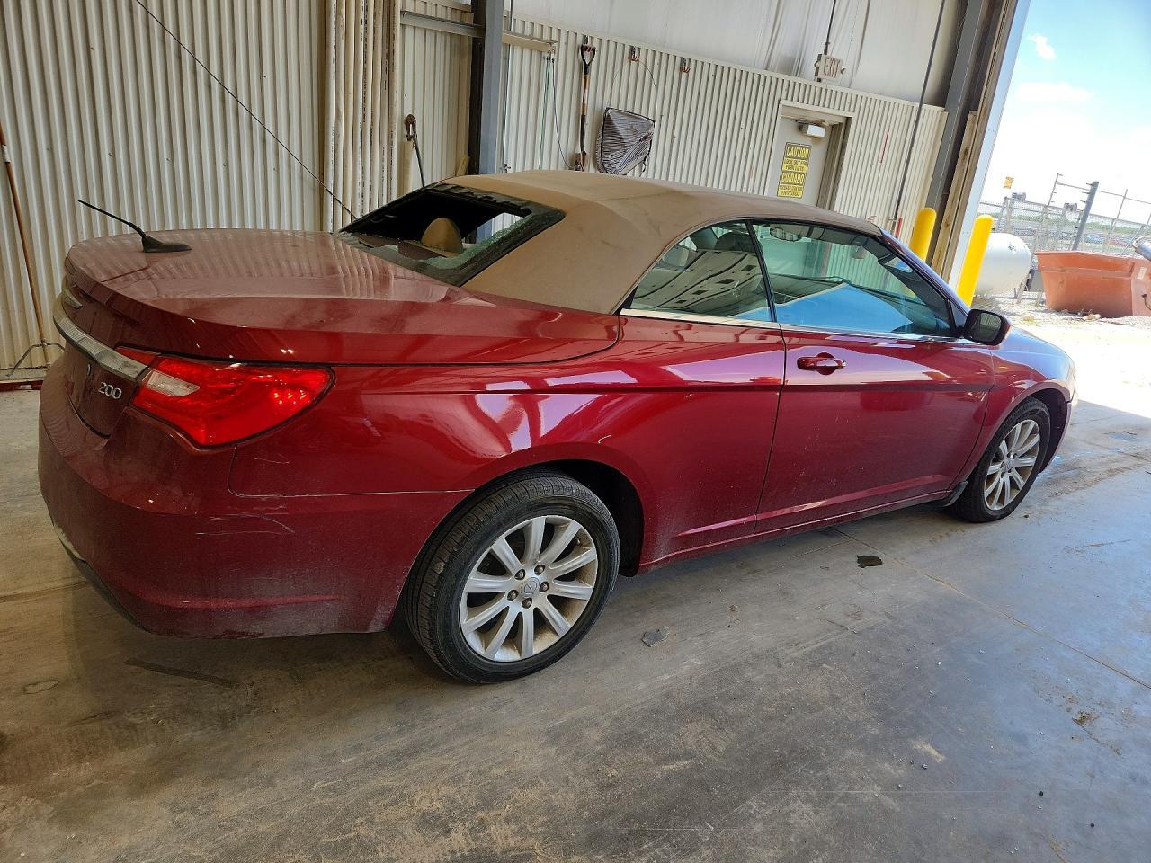 2011 Chrysler 200 Touring - Фото 3
