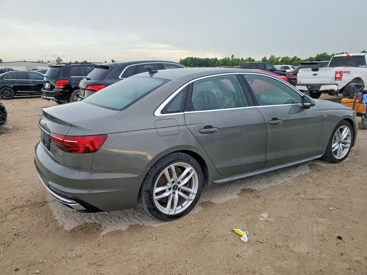 2023 Audi A4 Premium Plus 45 - Фото 3