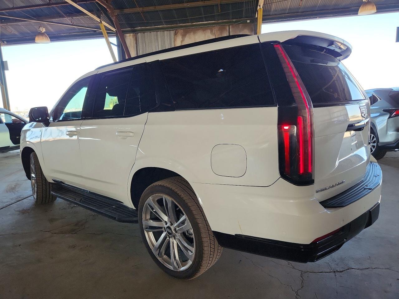 2025 Cadillac Escalade Sport - Фото 2