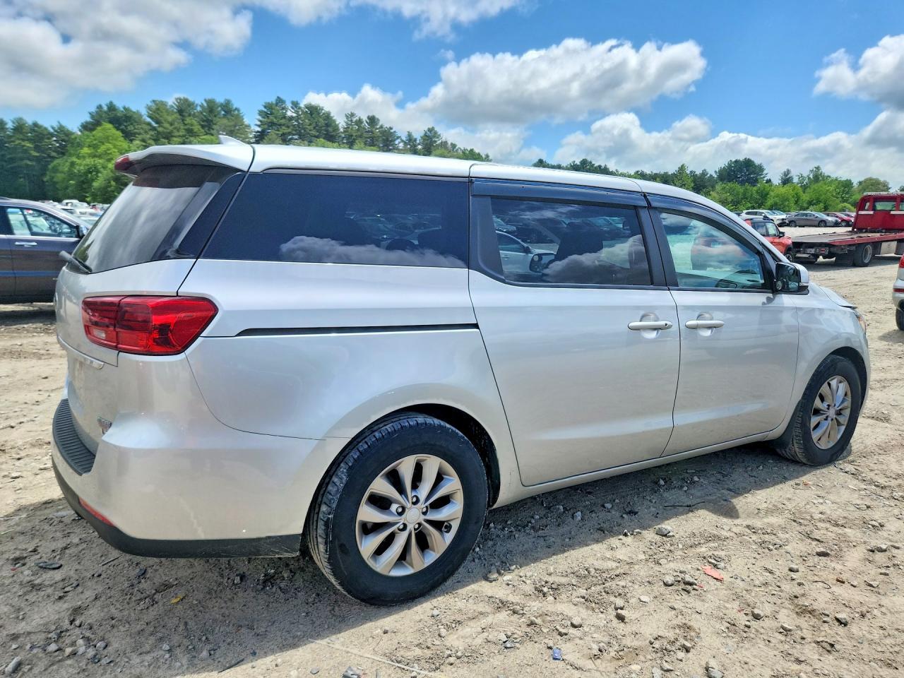 2021 Kia Sedona Lx - Image 3