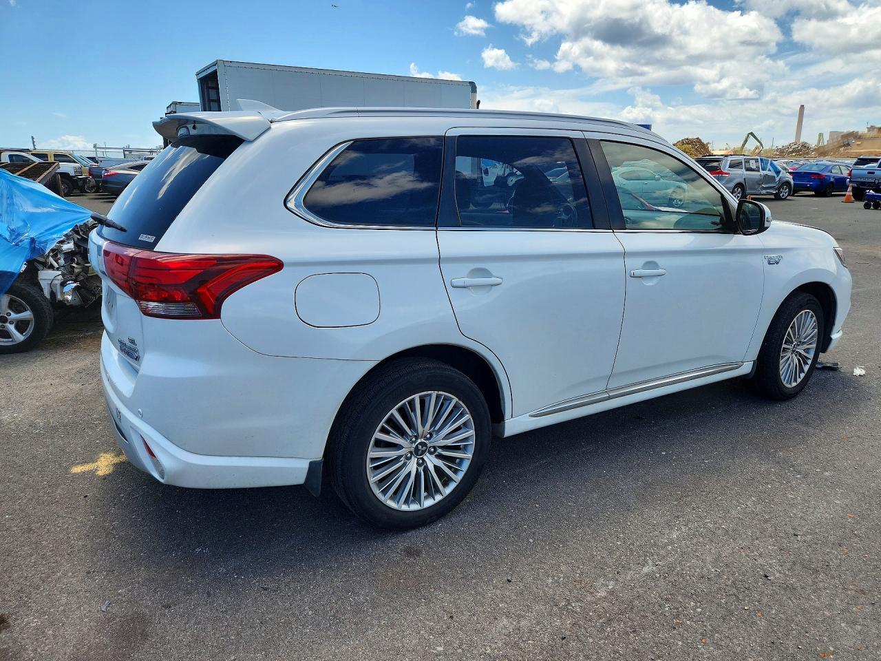 2019 Mitsubishi Outlander Sel - Image 3