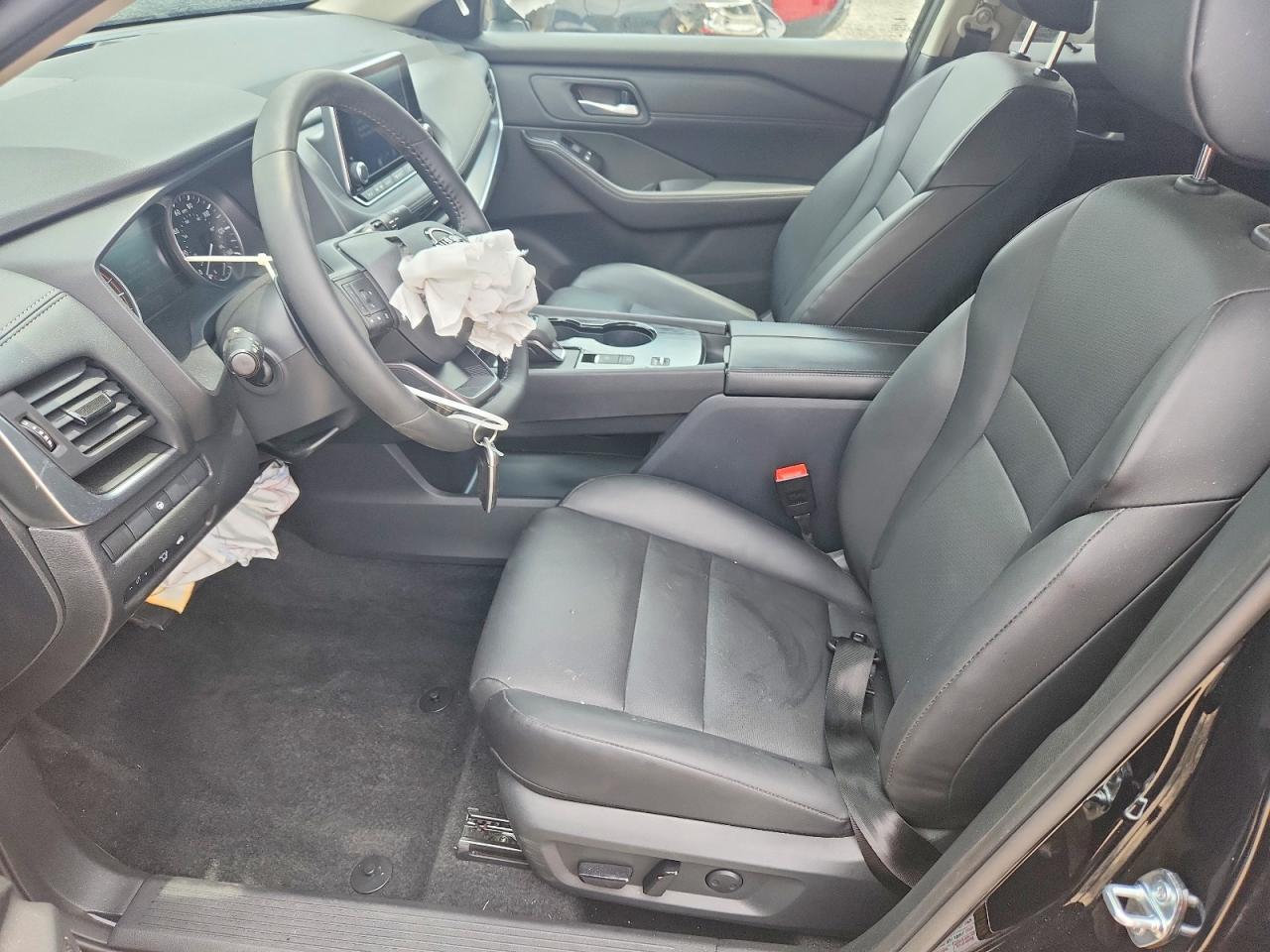 2026 Nissan Rogue Dark Armor - Image 7