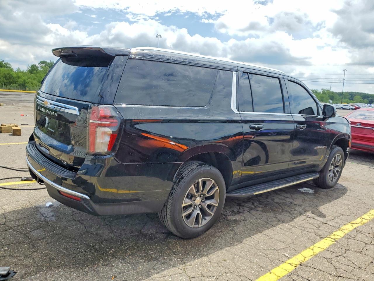 2022 Chevrolet Suburban K1500 Lt - Фото 3