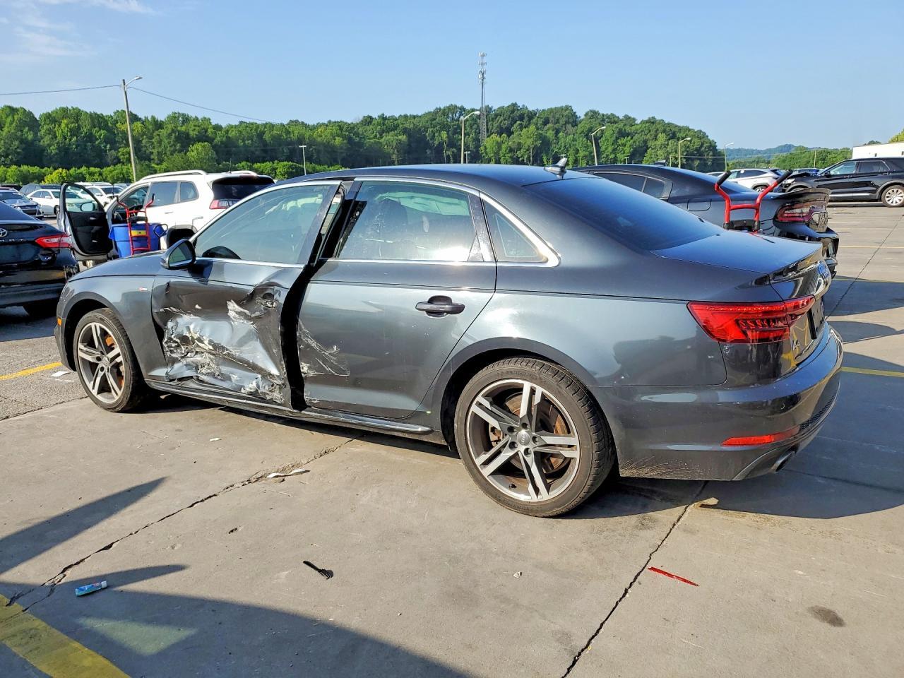 2017 Audi A4 Premium Plus - Фото 2