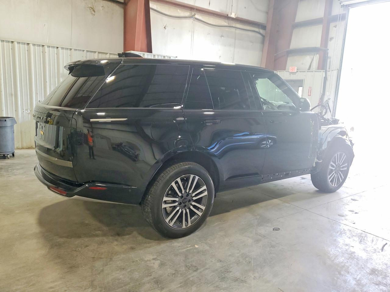2026 Land Rover Range Rover Se - Image 3