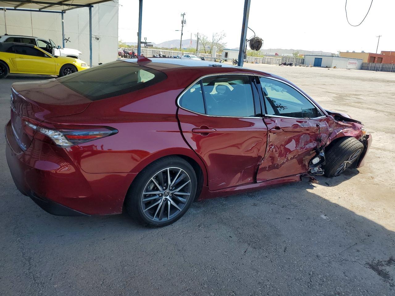 2021 Toyota Camry Xle - Фото 3