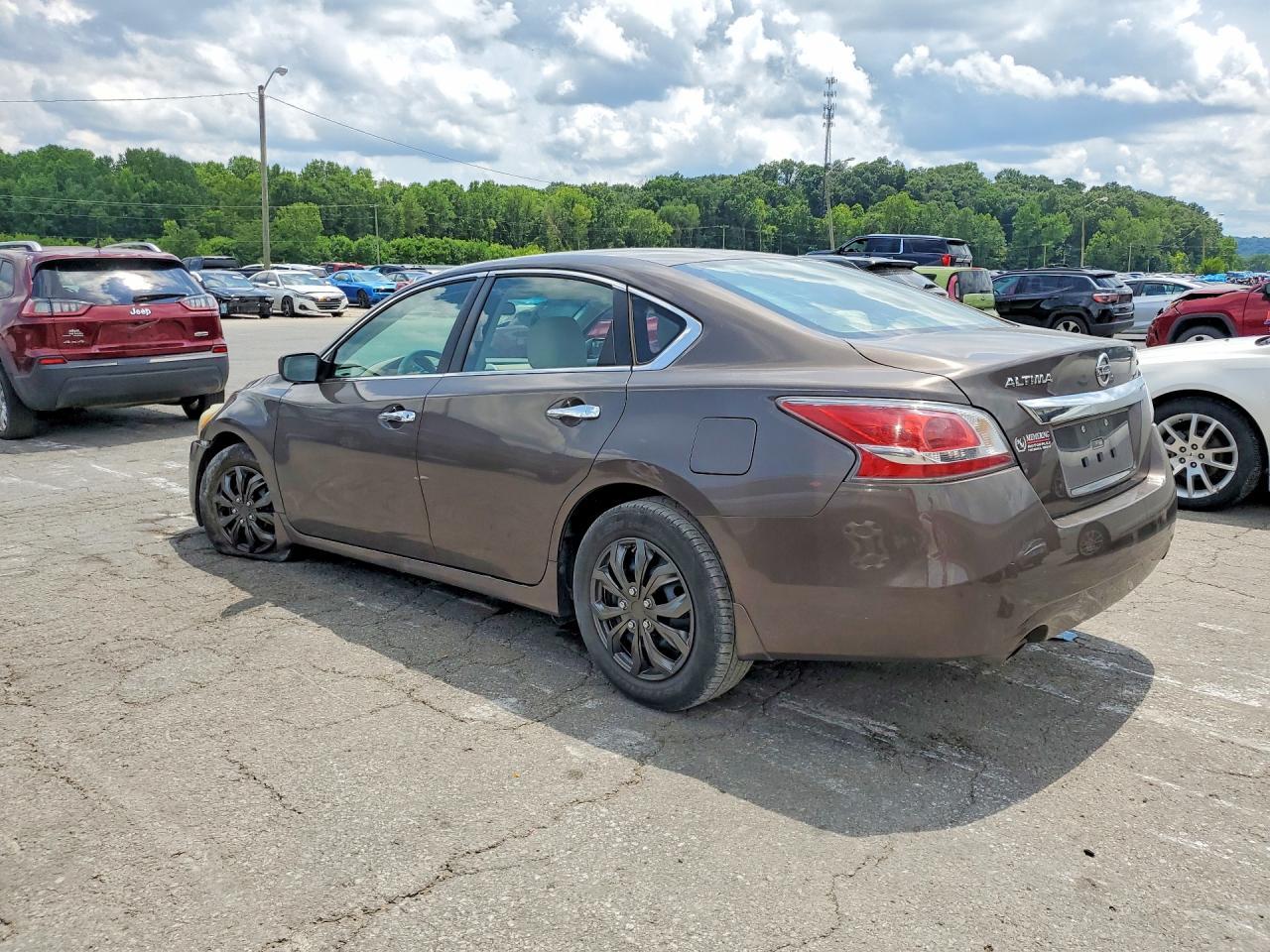 2015 Nissan Altima 2.5 S - Фото 2