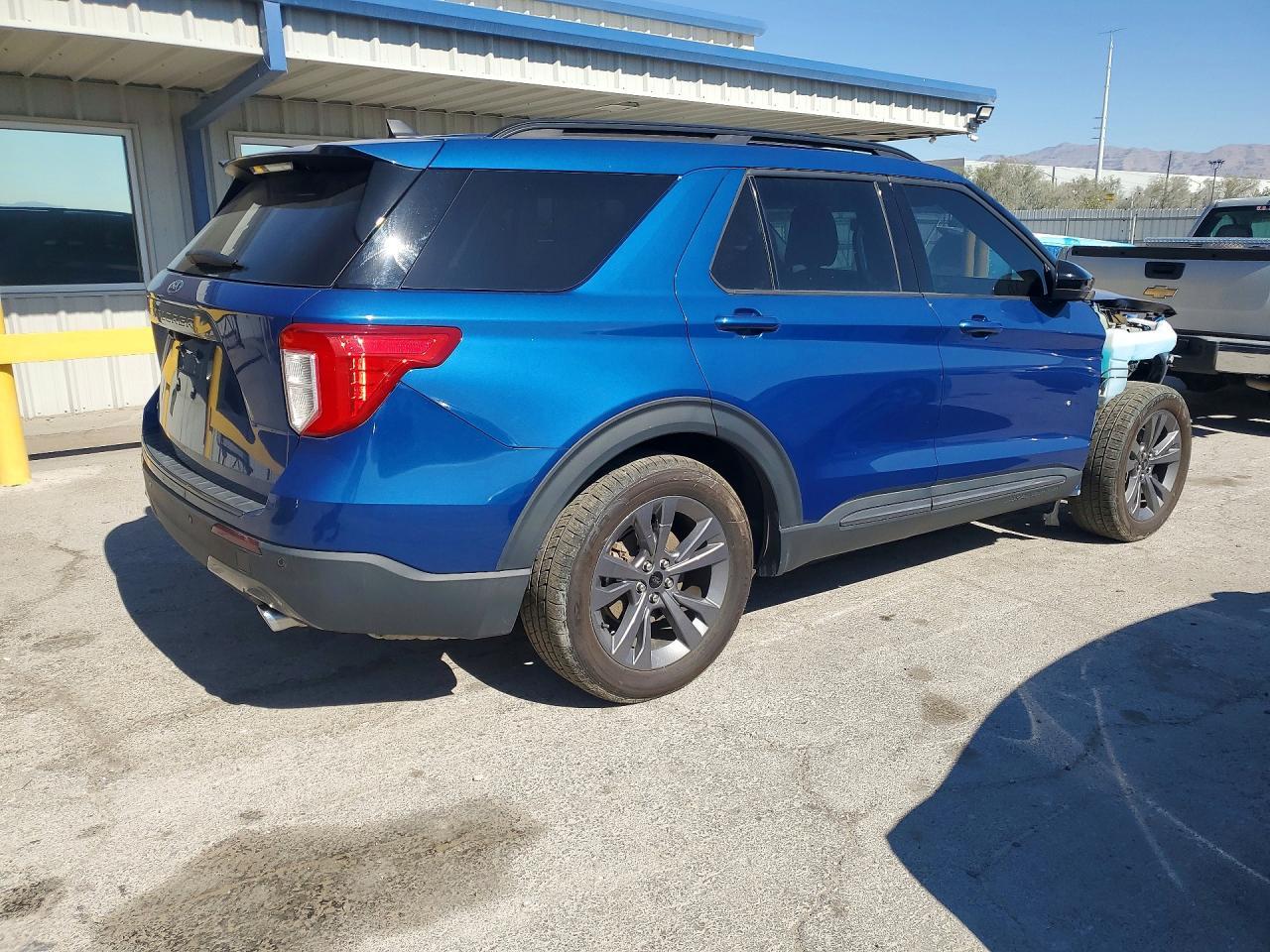 2022 Ford Explorer Xlt - Фото 3