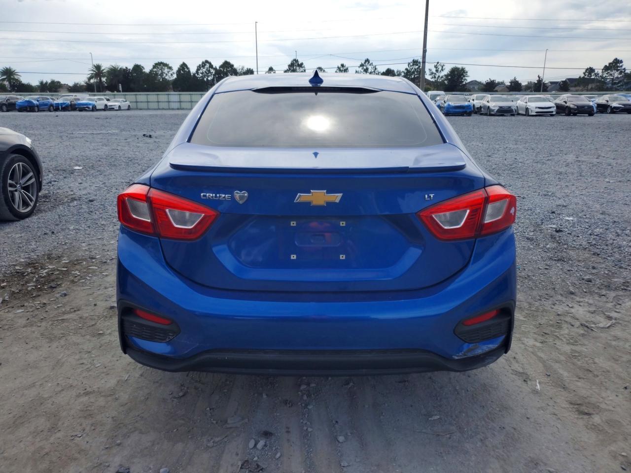 2018 Chevrolet Cruze Lt - Image 6