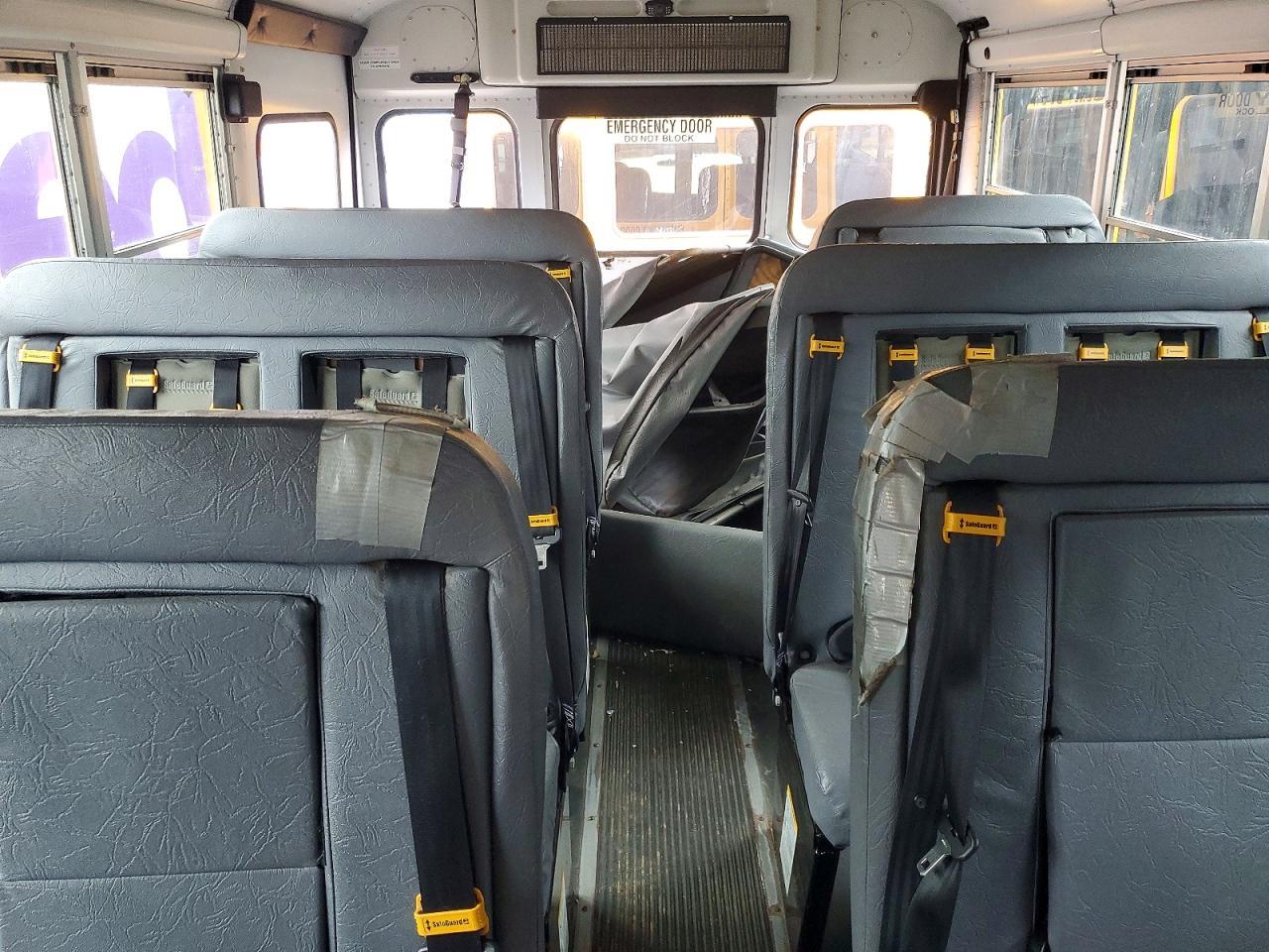 2011 Chevrolet Express G3 - School Bus - Фото 6