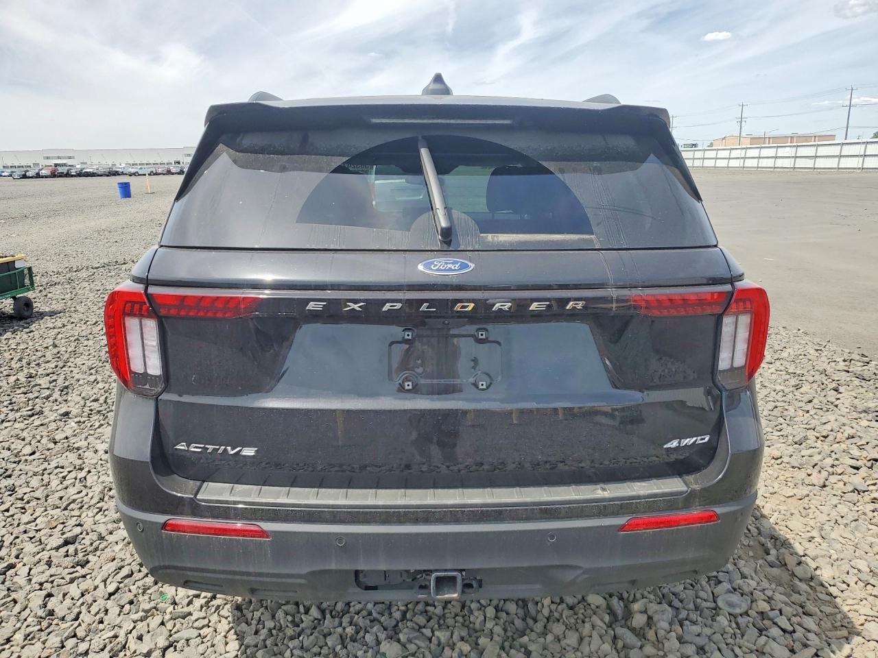 2025 Ford Explorer Active - Фото 6