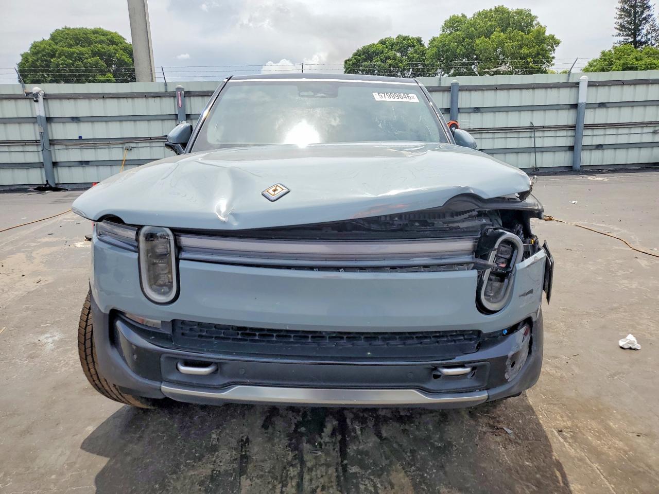 2025 Rivian R1S Adventure - Фото 5