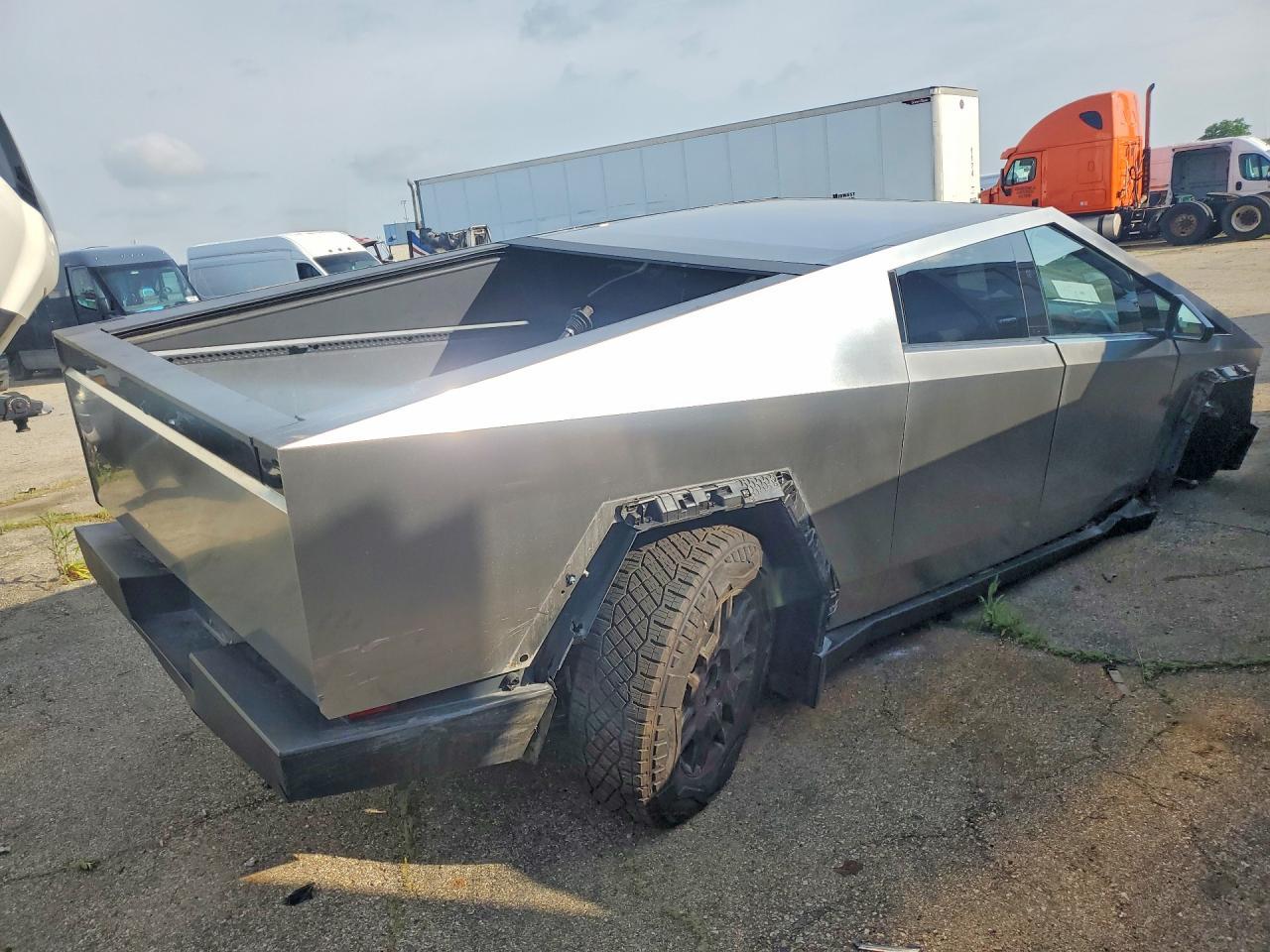 2024 Tesla Cybertruck - Image 3