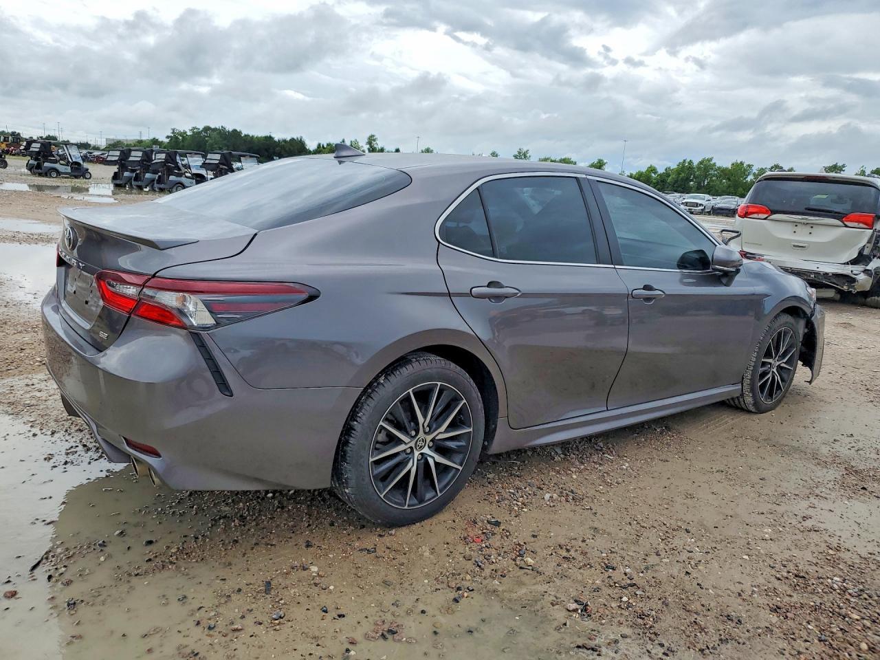 2024 Toyota Camry Se - Фото 3