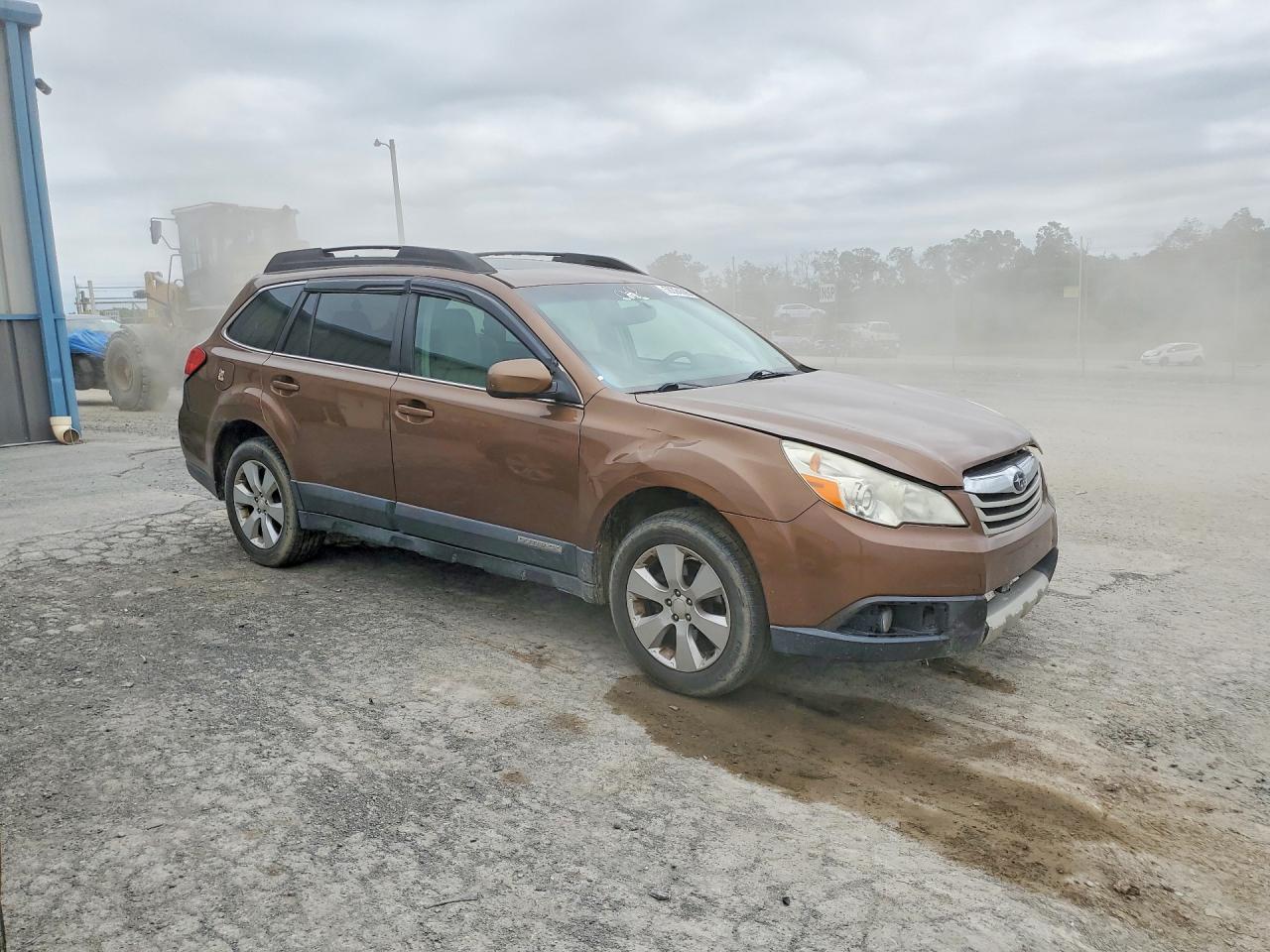 2011 Subaru Outback 2.5I Limited - Image 4