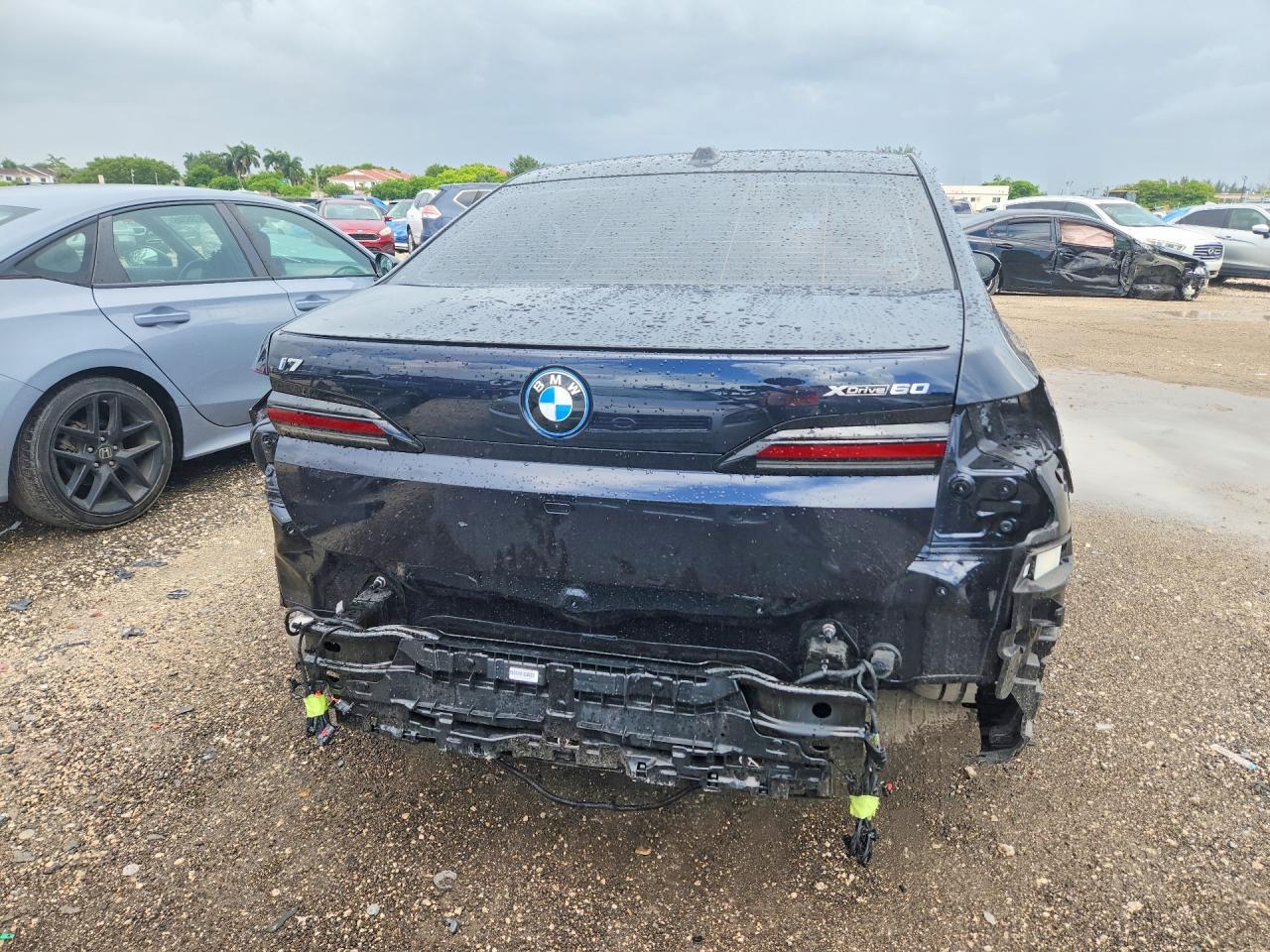 2025 BMW I7 xDrive60 - Фото 6
