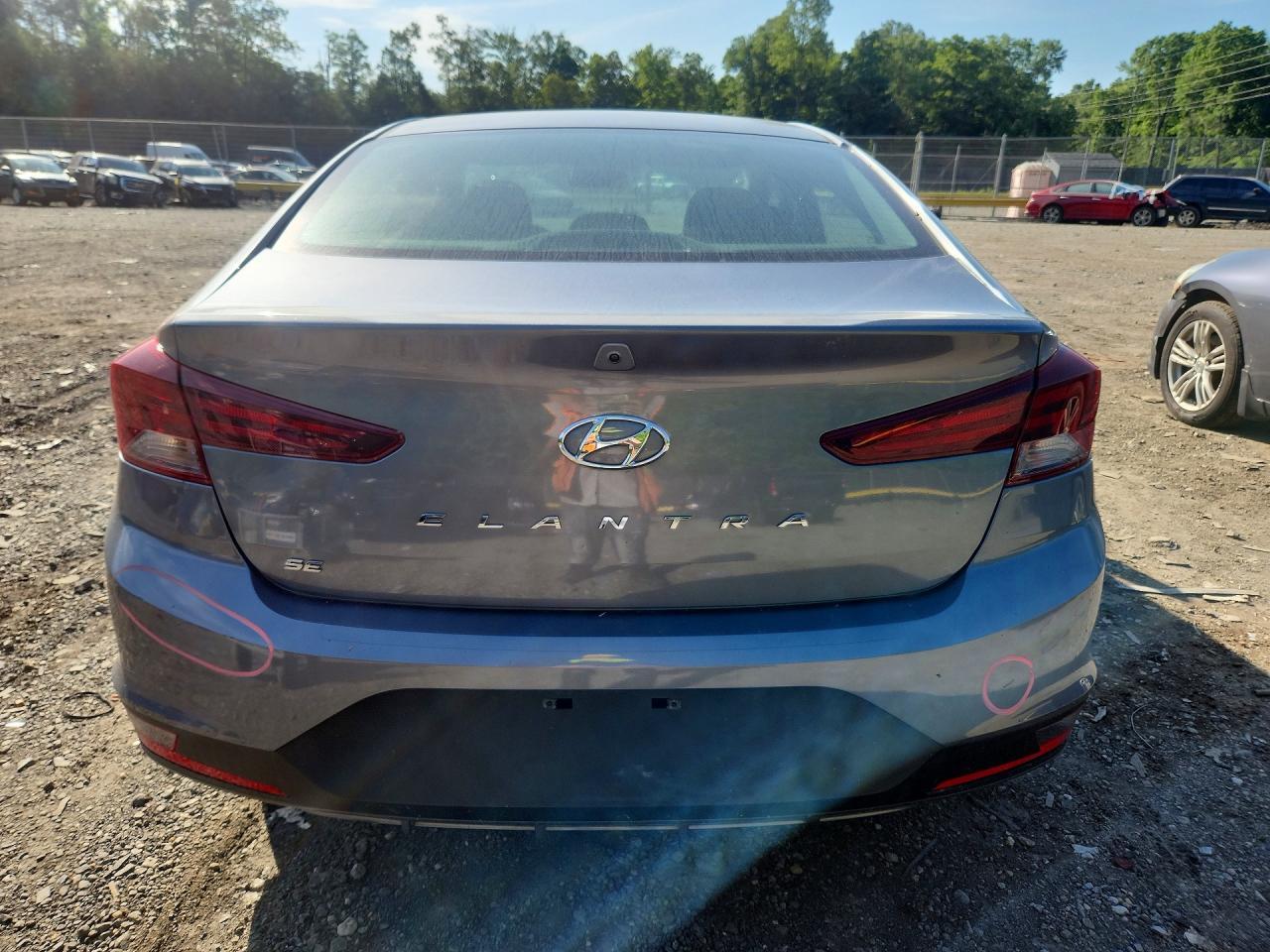 2019 Hyundai Elantra Se - Фото 6