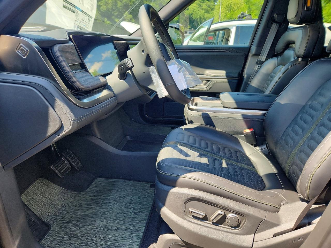 2026 Rivian R1S Adventure - Image 7