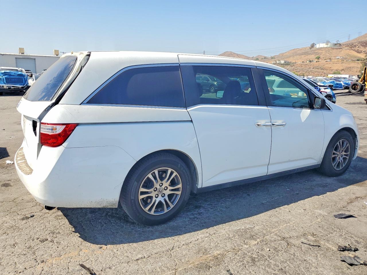 2013 Honda Odyssey Ex - Image 3