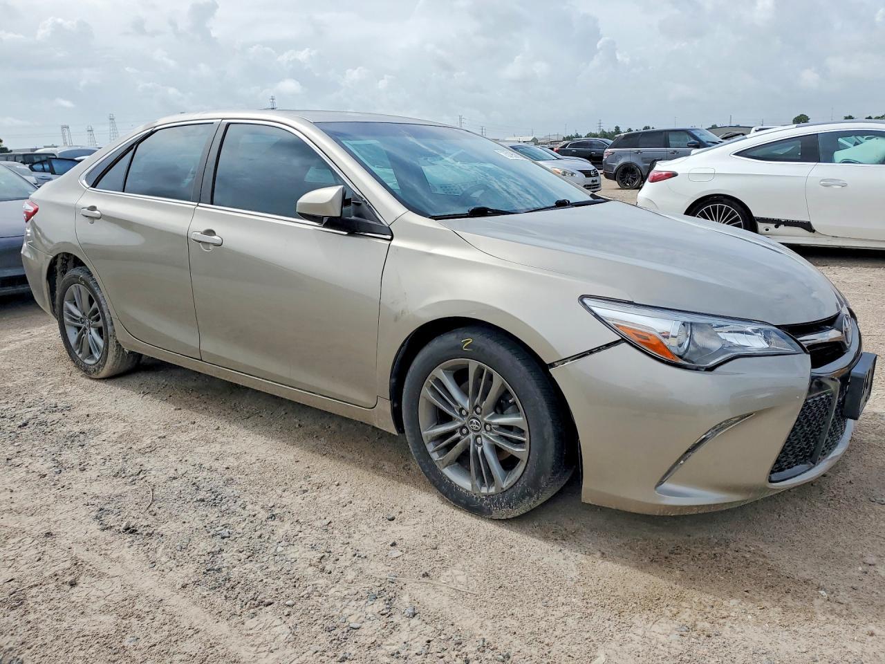 2017 Toyota Camry Se - Фото 4