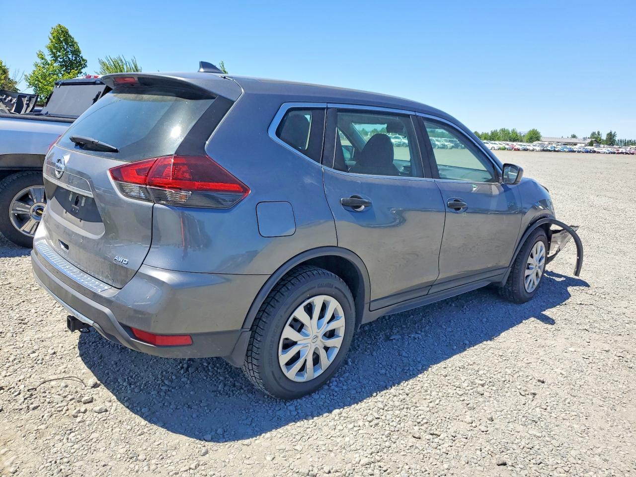 2018 Nissan Rogue S - Фото 3