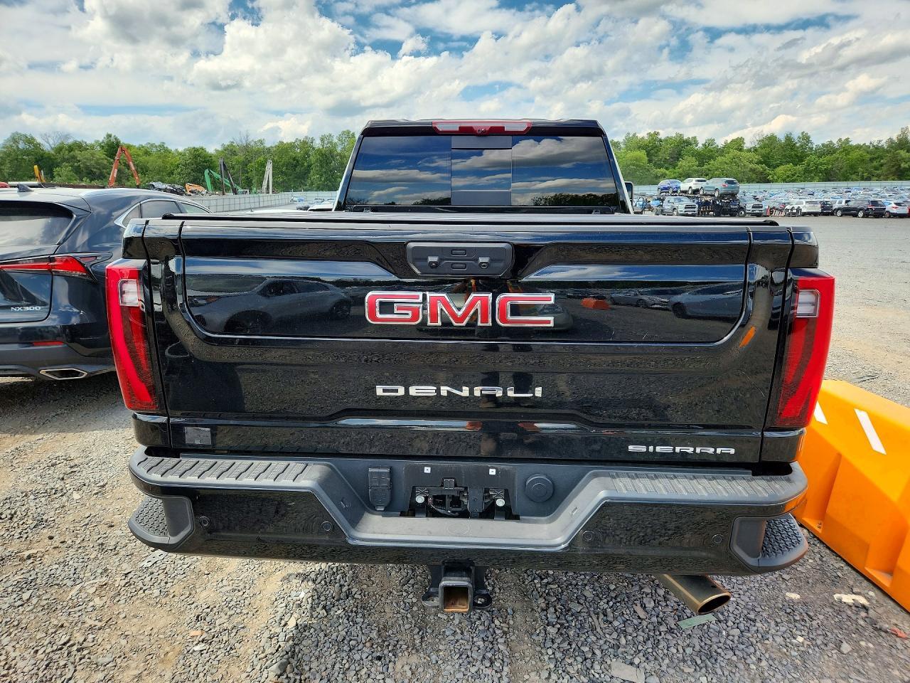 2026 GMC Sierra K2500 Denali - Image 6