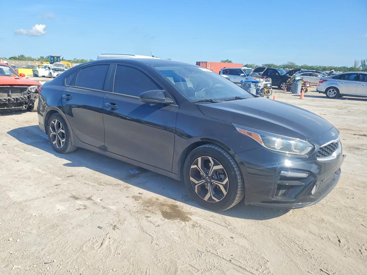 2019 Kia Forte Lxs - Image 4
