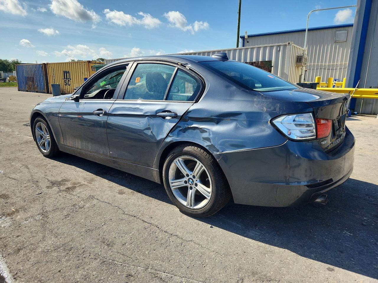 2015 BMW 320 I - Фото 2