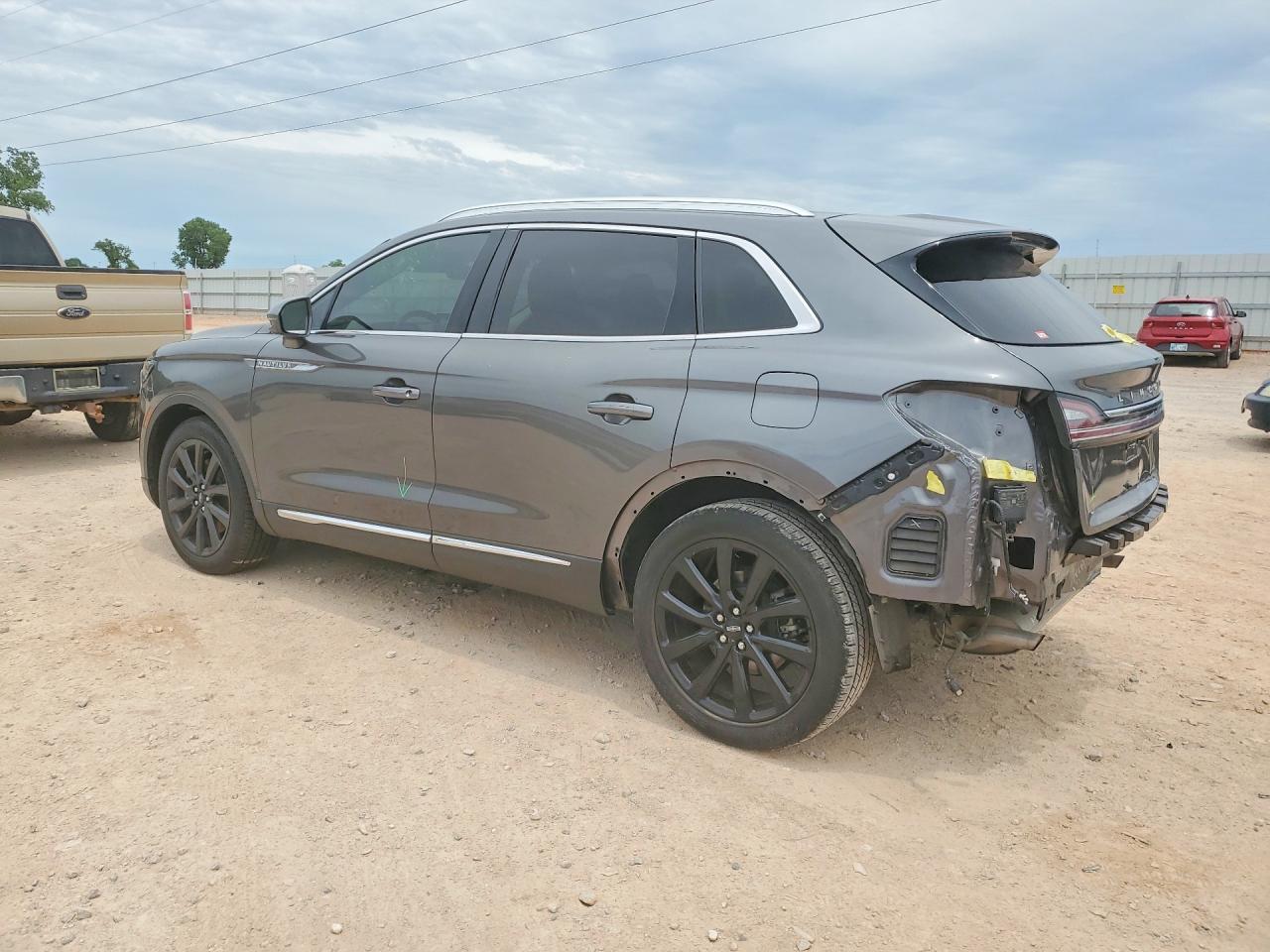 2021 Lincoln Nautilus Reserve - Image 2