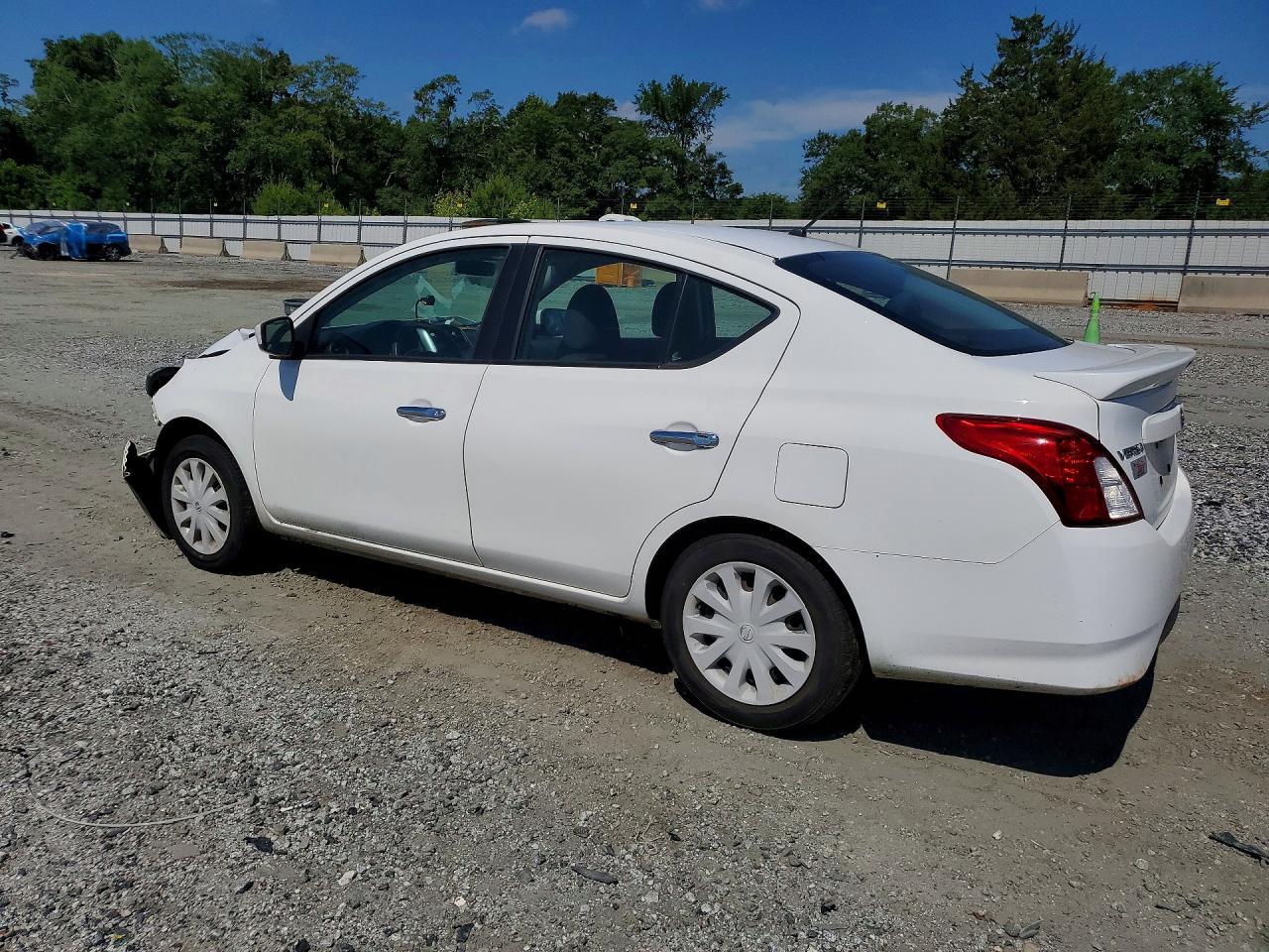 2019 Nissan Versa Sv - Фото 2