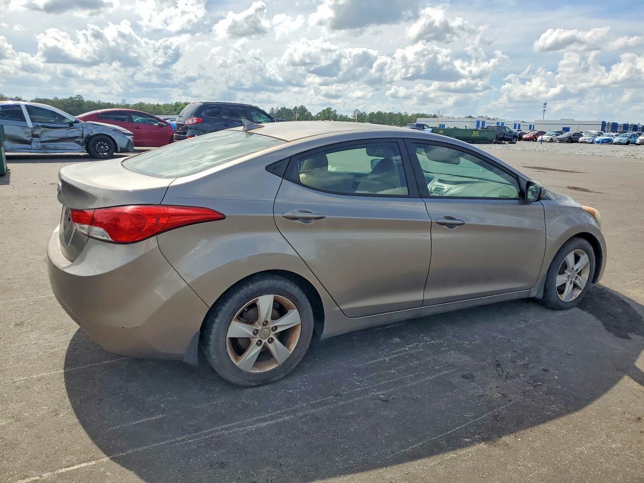 2013 Hyundai Elantra Gls - Фото 3