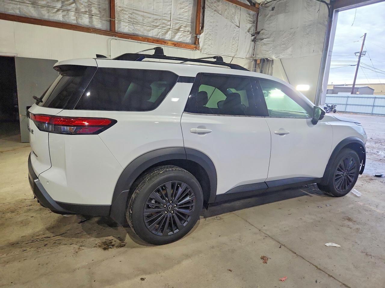 2026 Nissan Pathfinder Sl - Image 3
