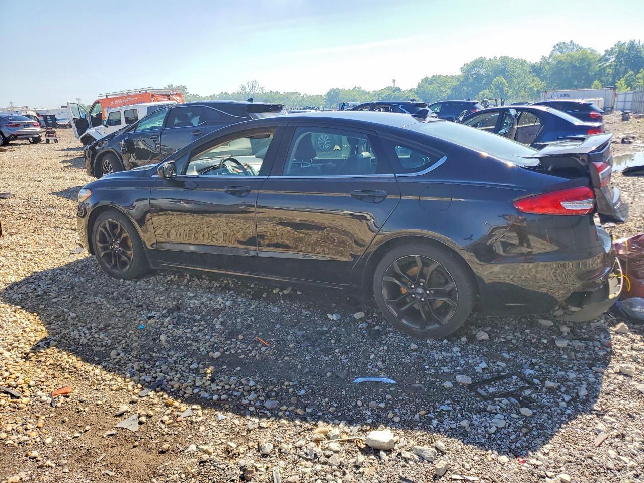 2019 Ford Fusion Se - Фото 2