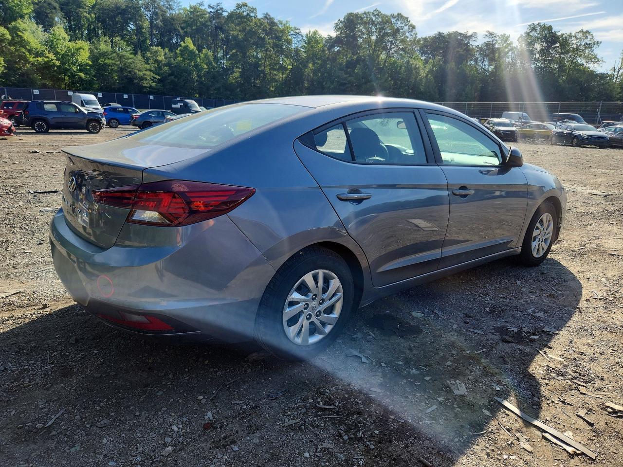 2019 Hyundai Elantra Se - Фото 3