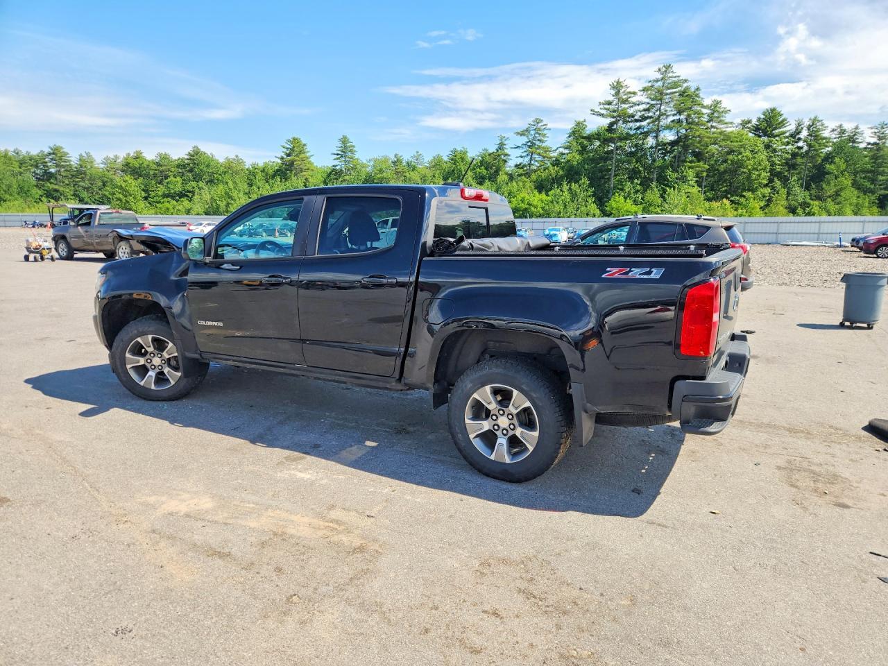 2019 Chevrolet Colorado Z71 - Image 2