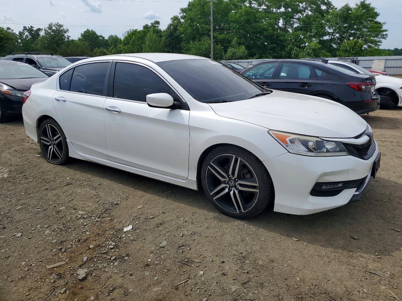 2017 Honda Accord Sport - Image 4
