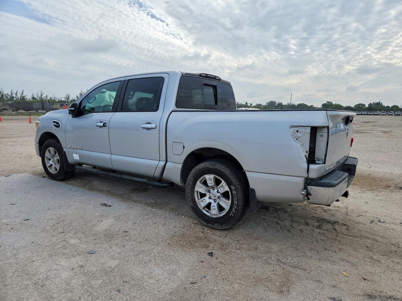 2017 Nissan Titan S - Фото 2
