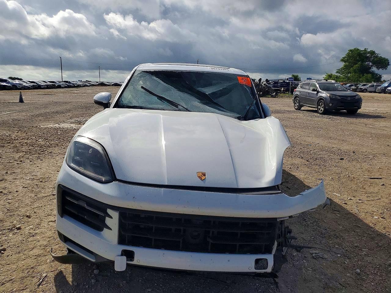 2024 Porsche Cayenne - Image 5
