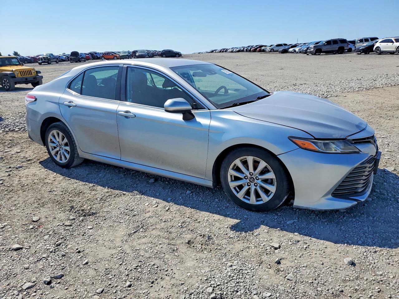 2019 Toyota Camry Le - Фото 4