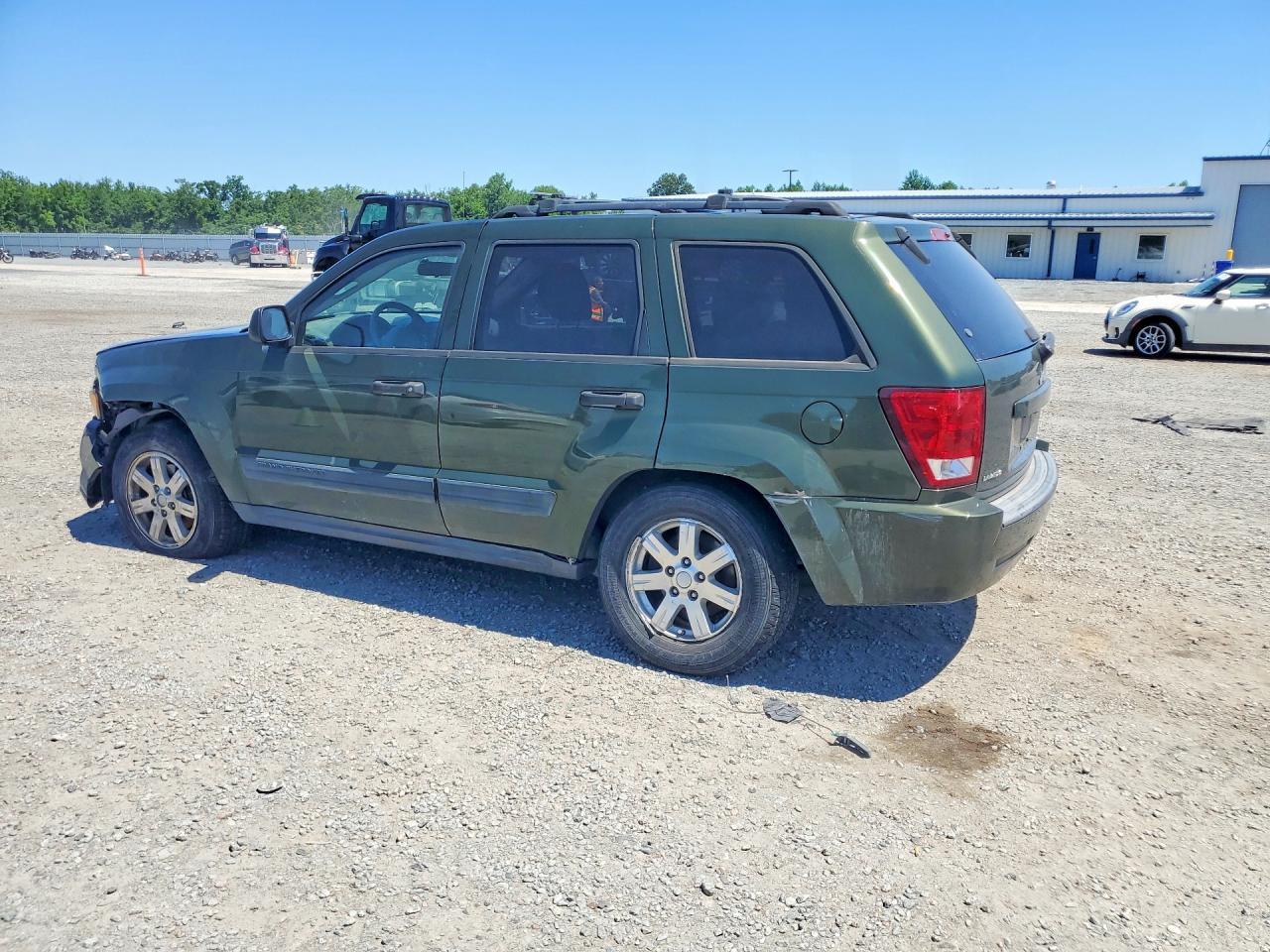 2006 Jeep Grand Cherokee Laredo - Image 2