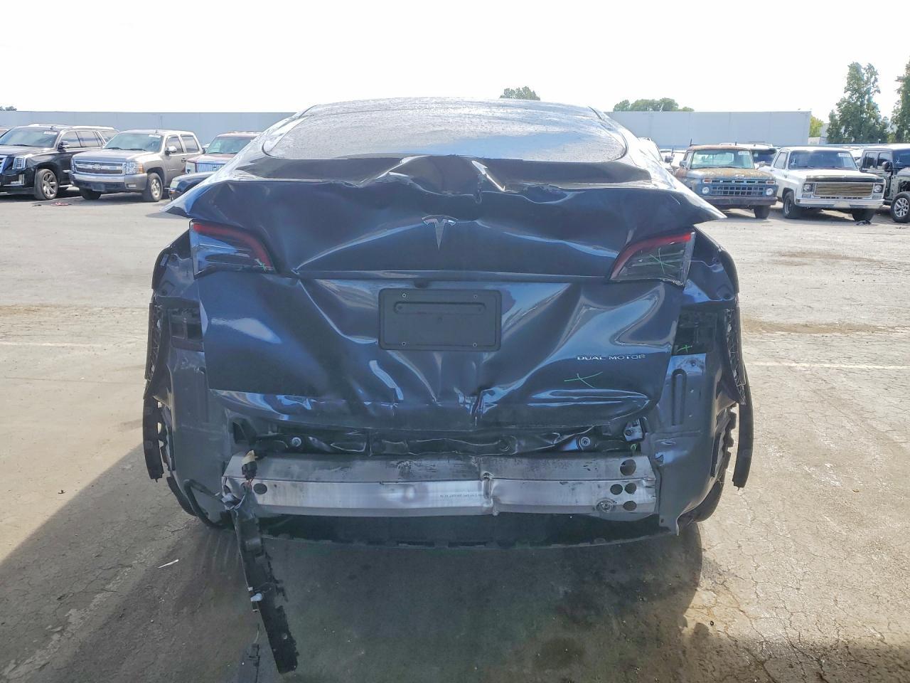 2023 Tesla Model Y - Фото 6