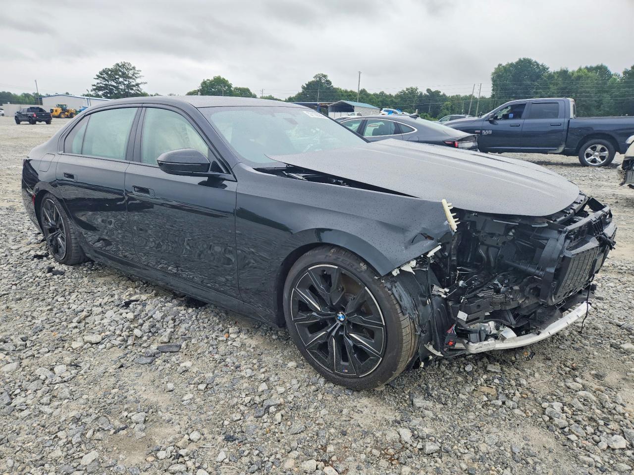 2025 BMW I7 xDrive60 - Фото 4