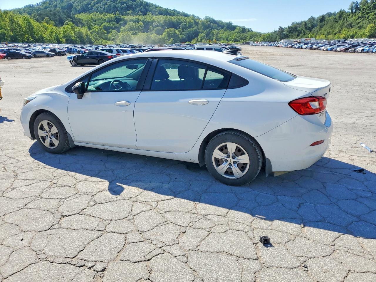 2016 Chevrolet Cruze Ls - Фото 2