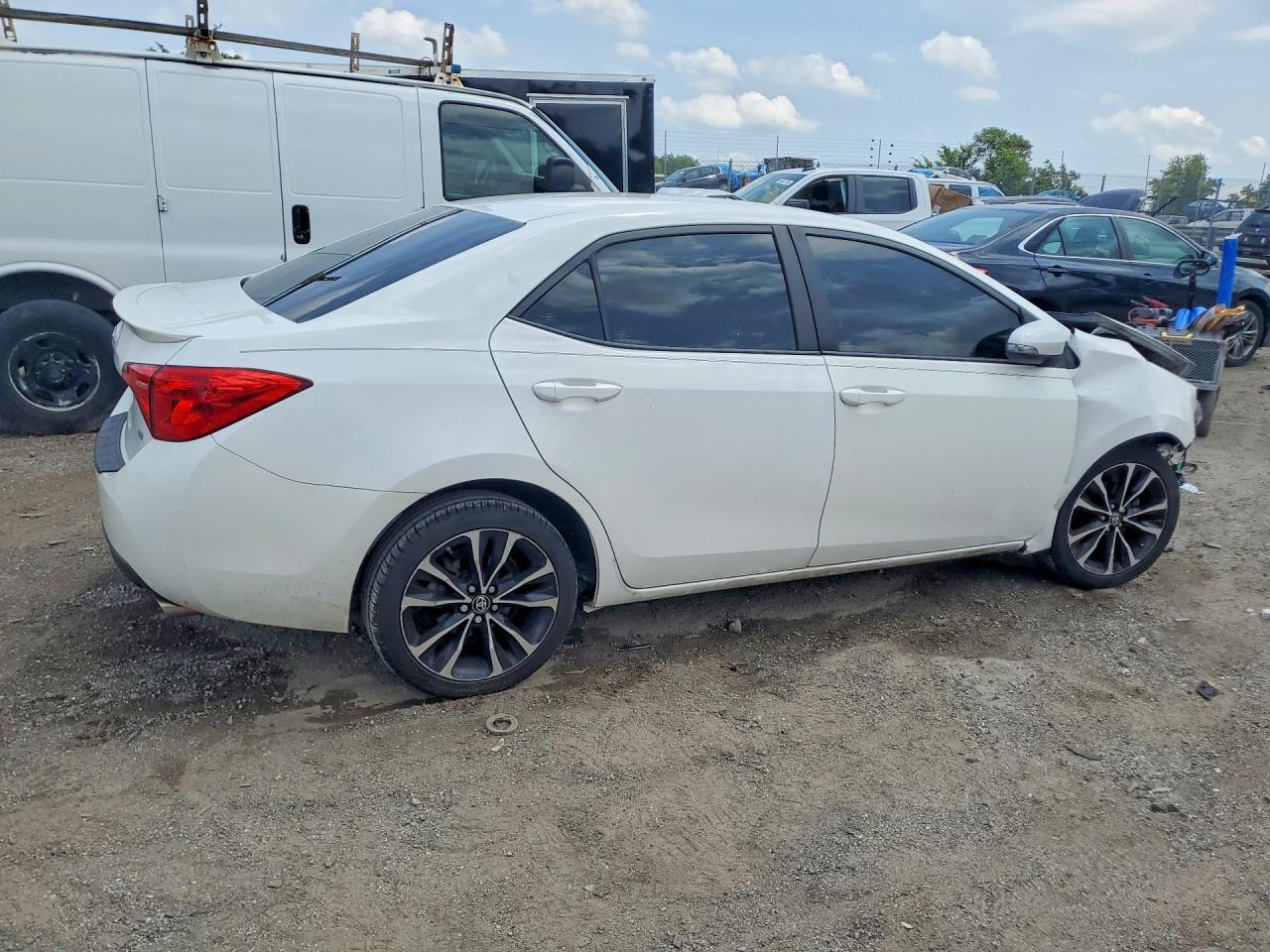 2018 Toyota Corolla Se - Image 3