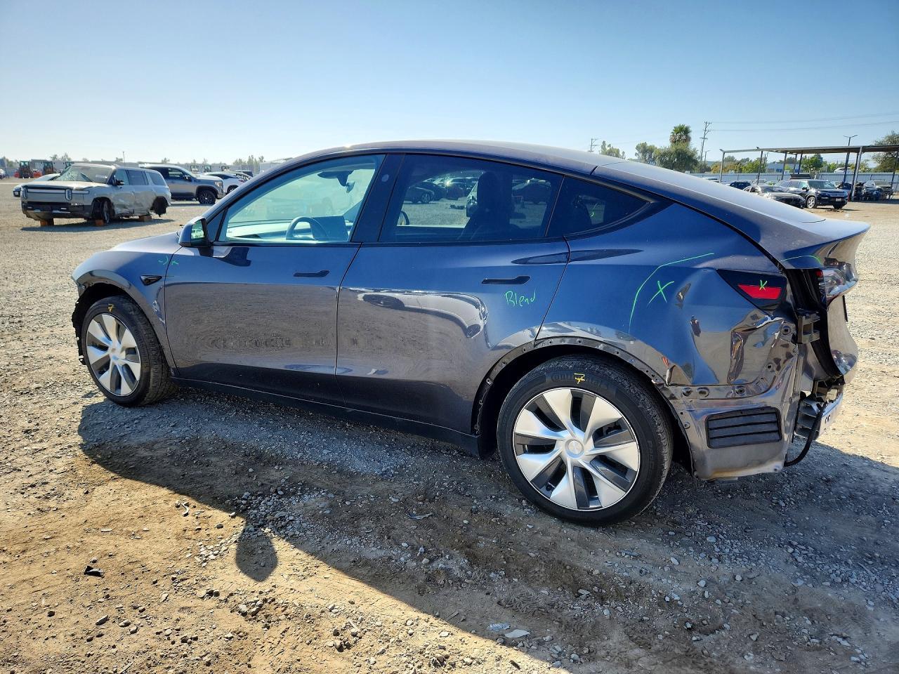 2023 Tesla Model Y - Фото 2