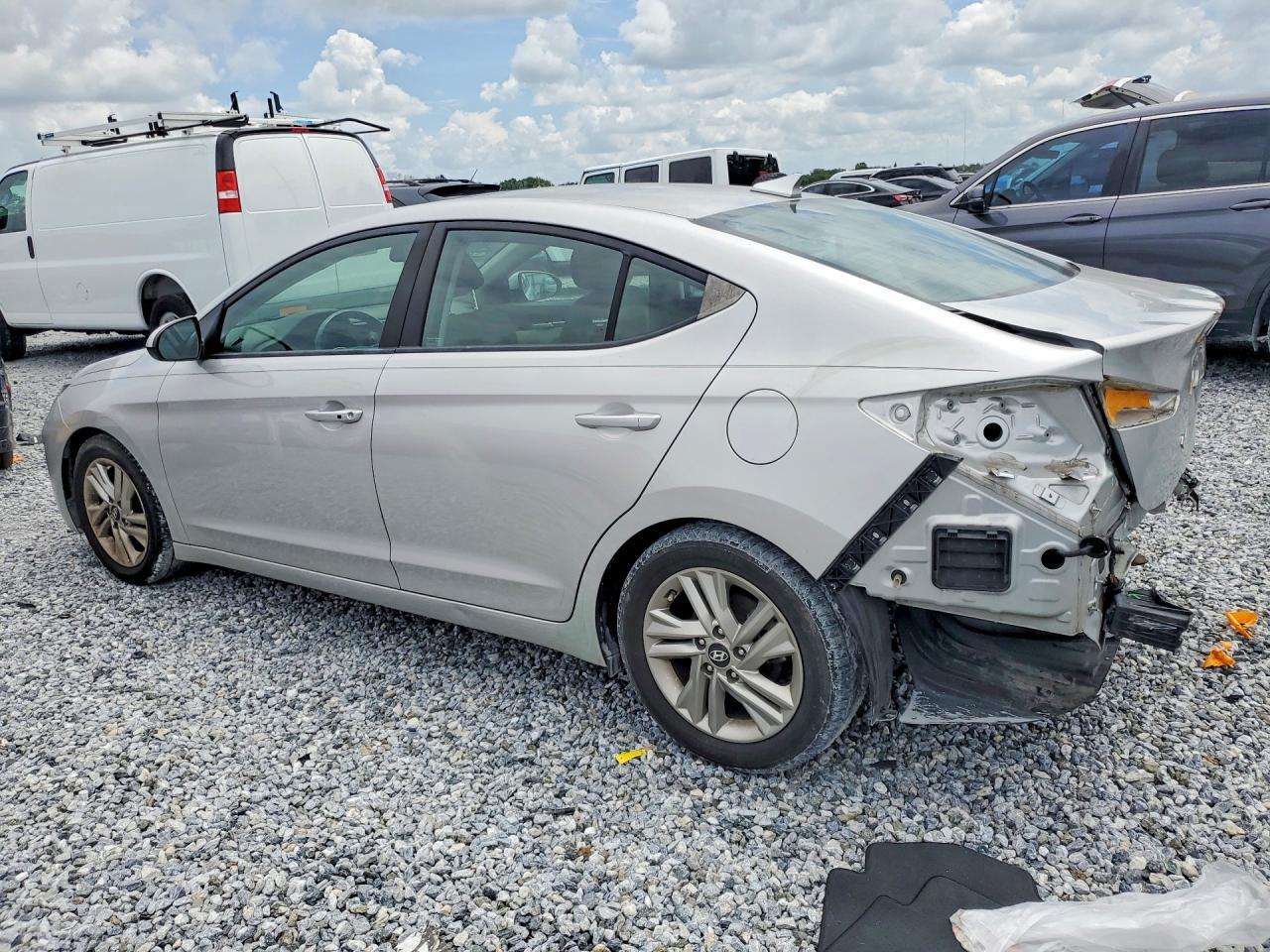 2019 Hyundai Elantra Value Edition - Фото 2