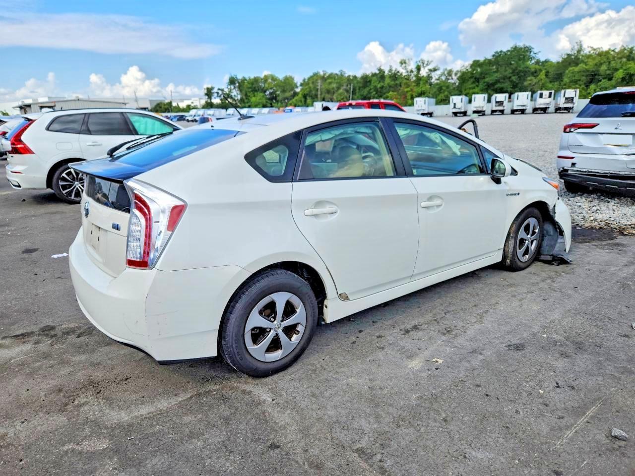 2015 Toyota Prius Four - Фото 3